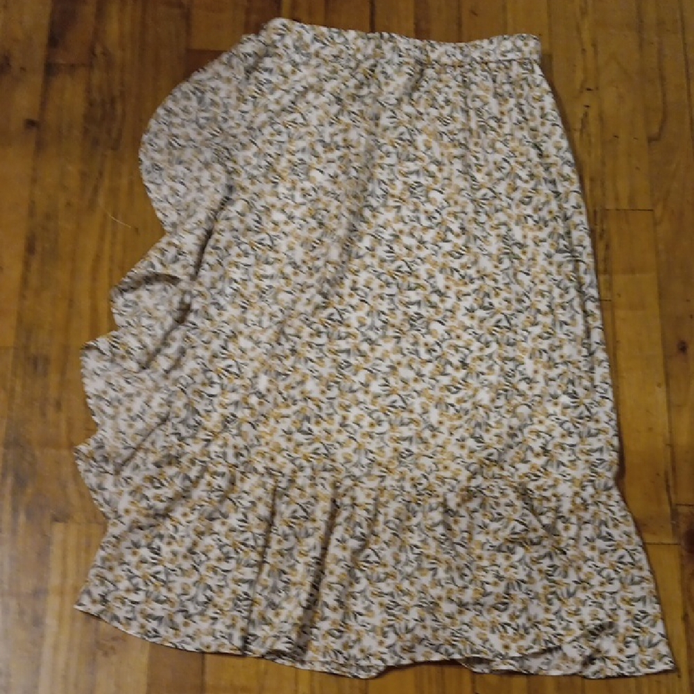 Calvin Klein Tan and Brown Ruched Midi Skirt - Picture 3 of 3